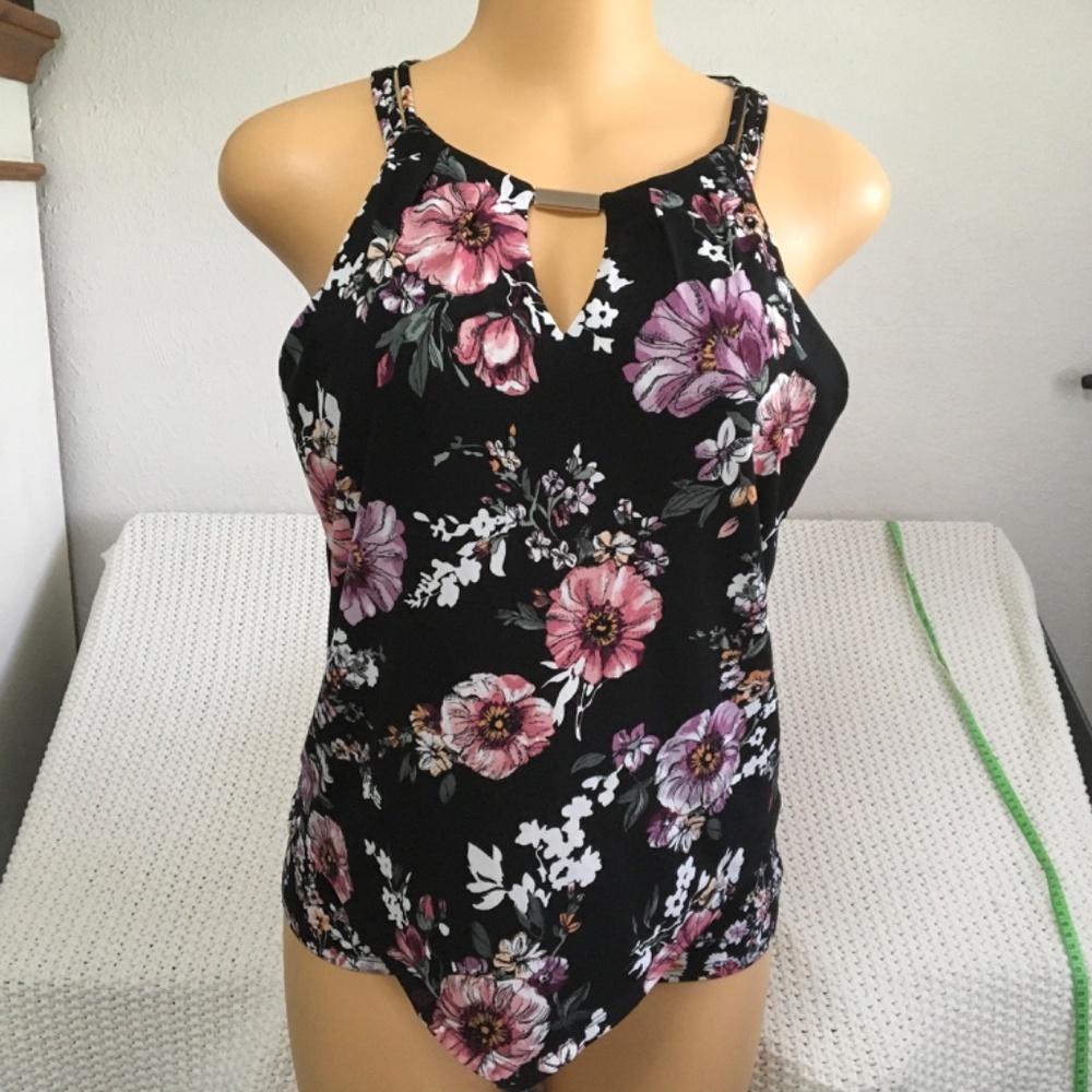 WHITEHOUSE DOUBLE LAYERED SLEEVELESS BLOUSE BLACK WITH FLOWERS SIZE WOMAN SMALL
